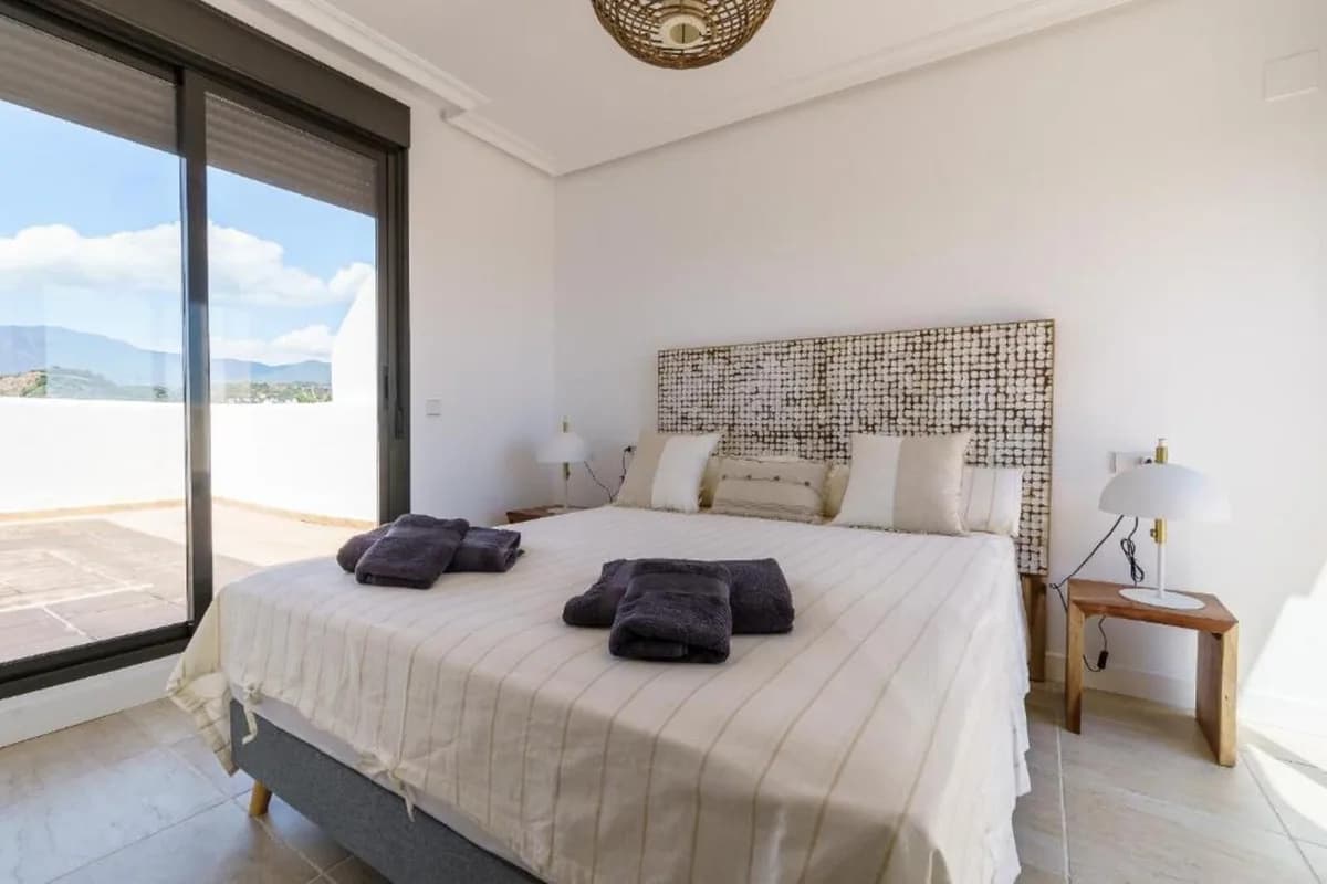 2 Bedroom Penthouse for Sale in Estepona, Málaga - Image 9