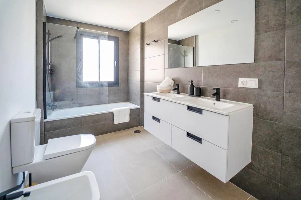 3 Bedroom Townhouse for Sale in Estepona, Málaga - Image 8
