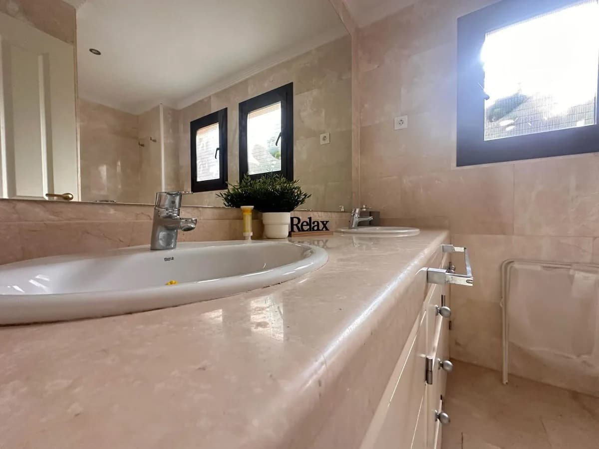 2 Bedroom Ground Floor Apartment for Sale in Estepona, Málaga - Image 6