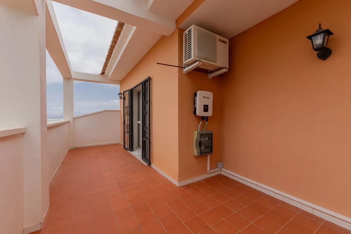 7 Bedroom Detached Villa for Sale in Alhaurín de la Torre, Málaga - Image 5