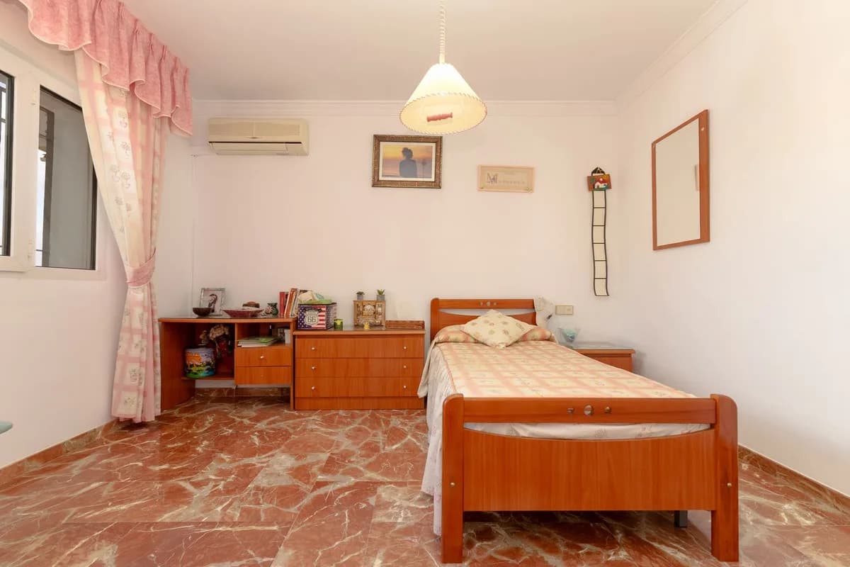 7 Bedroom Detached Villa for Sale in Alhaurín de la Torre, Málaga - Image 8