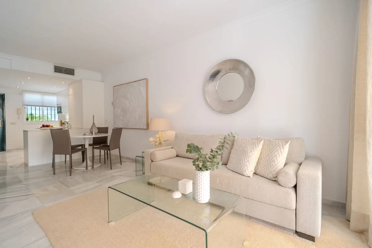 2 Bedroom Top Floor Apartment for Sale in Nueva Andalucía, Málaga - Image 8