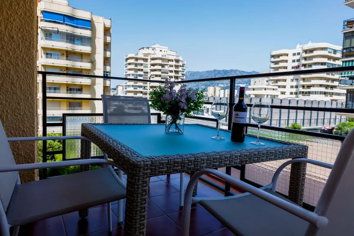 3 Bedroom Middle Floor Apartment for Sale in Fuengirola, Málaga