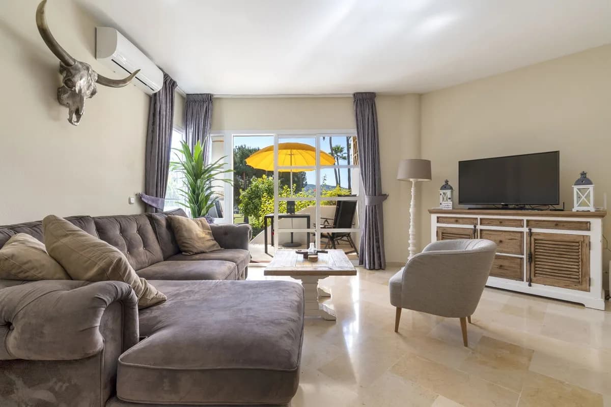 2 Bedroom Ground Floor Apartment for Sale in Mijas Golf, Málaga - Image 5