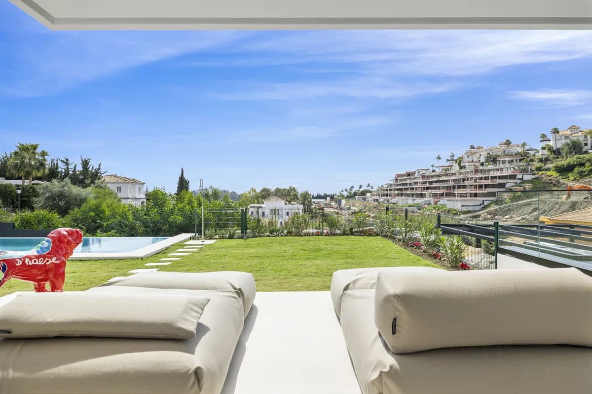 4 Bedroom Detached Villa for Sale in Benahavís, Málaga - Image 2