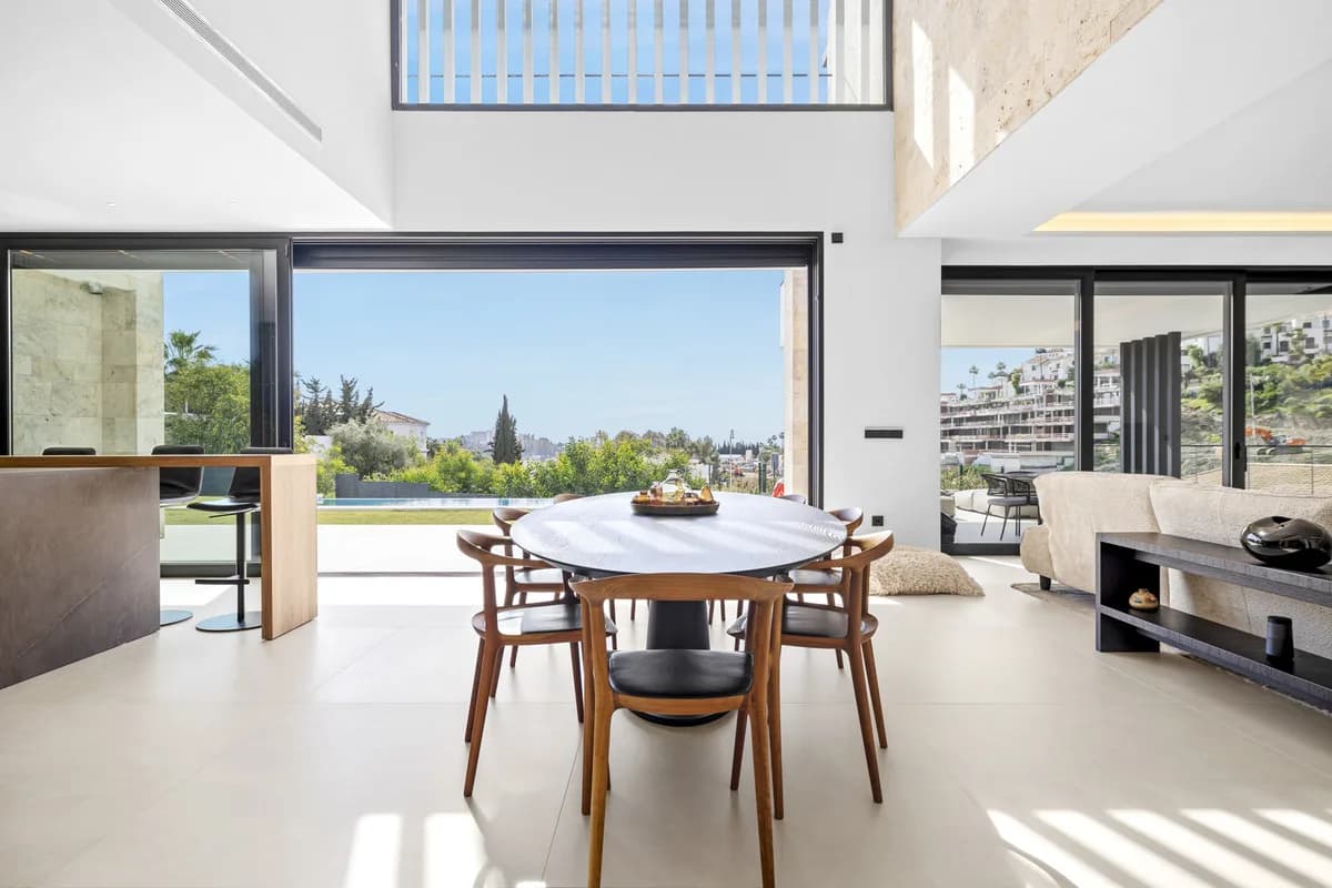 4 Bedroom Detached Villa for Sale in Benahavís, Málaga - Image 4