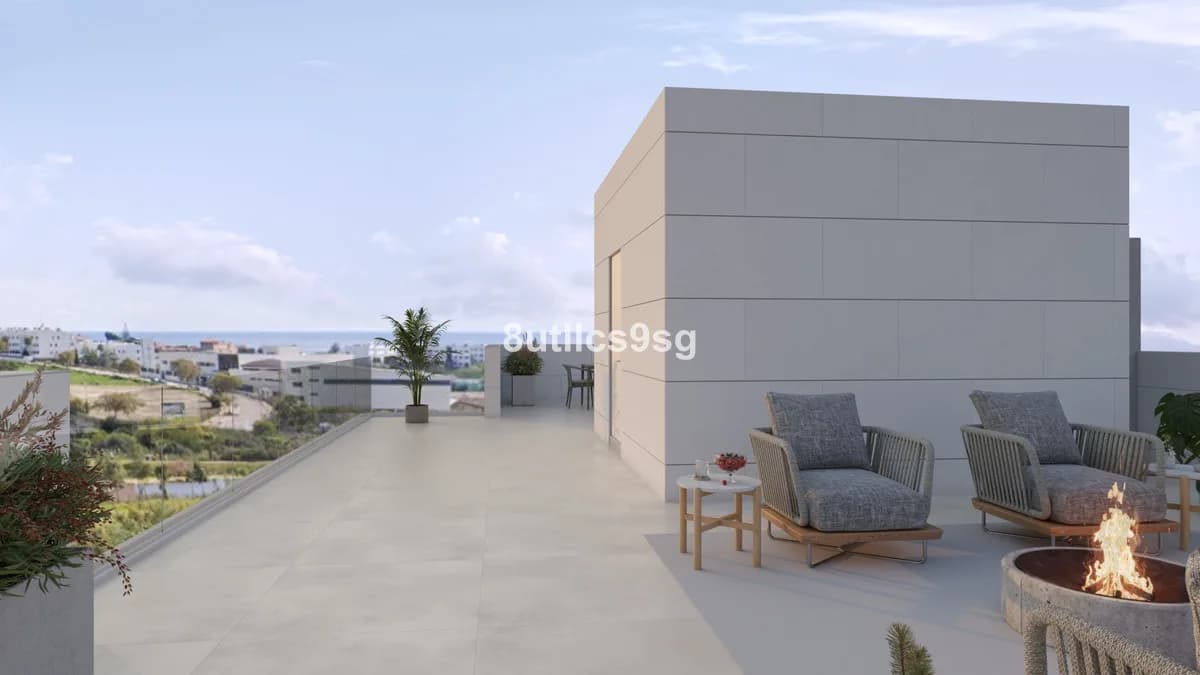 4 Bedroom Detached Villa for Sale in Estepona, Málaga - Image 6