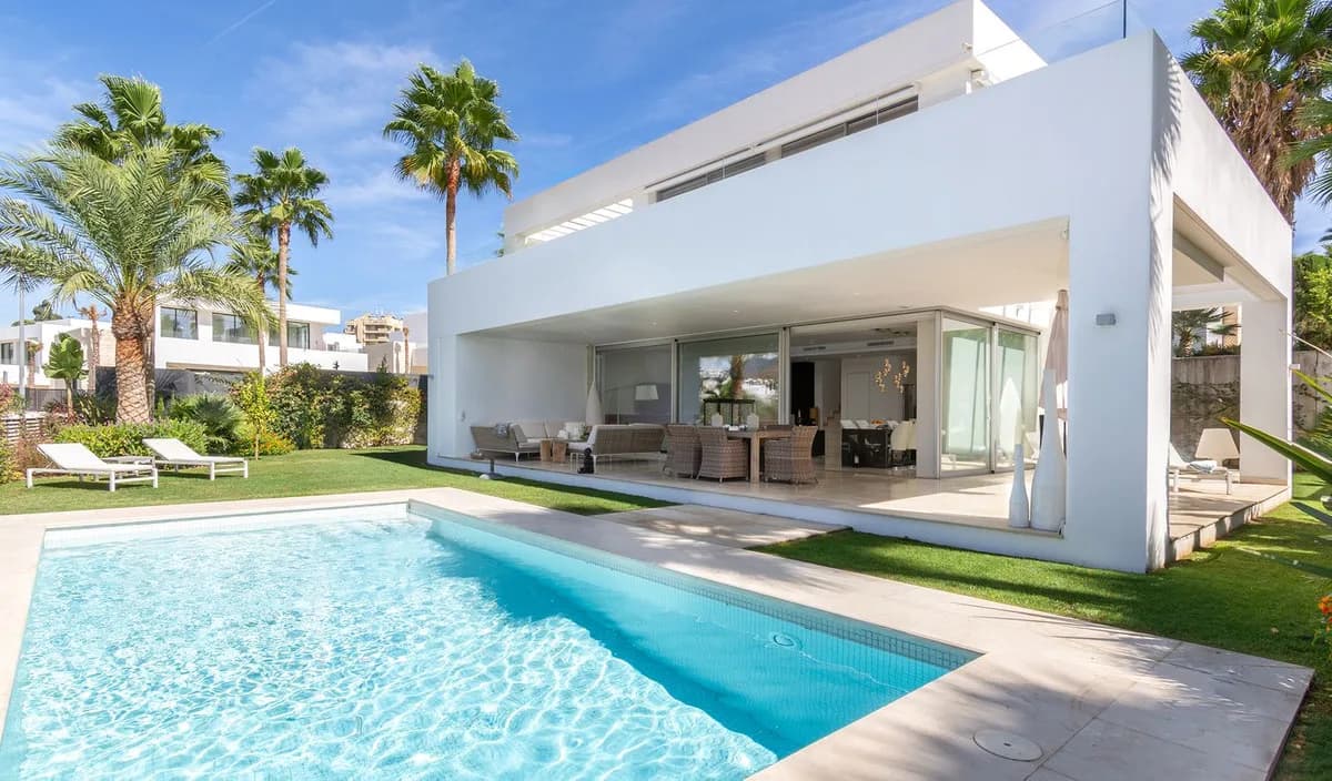 3 Bedroom Detached Villa for Sale in Río Real, Málaga