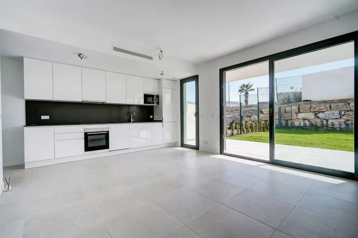 3 Bedroom Ground Floor Apartment for Sale in La Cala de Mijas, Málaga - Image 5