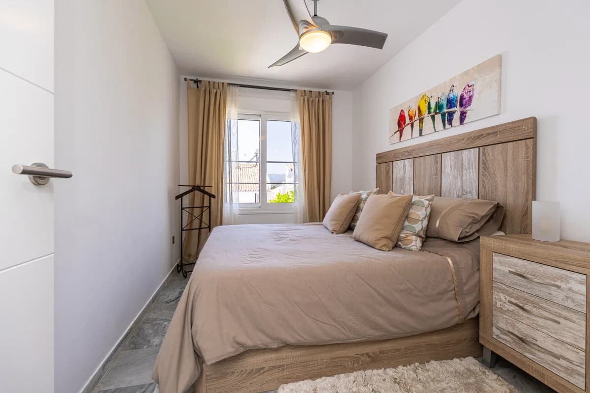 4 Bedroom Townhouse for Sale in Calahonda, Málaga - Image 9