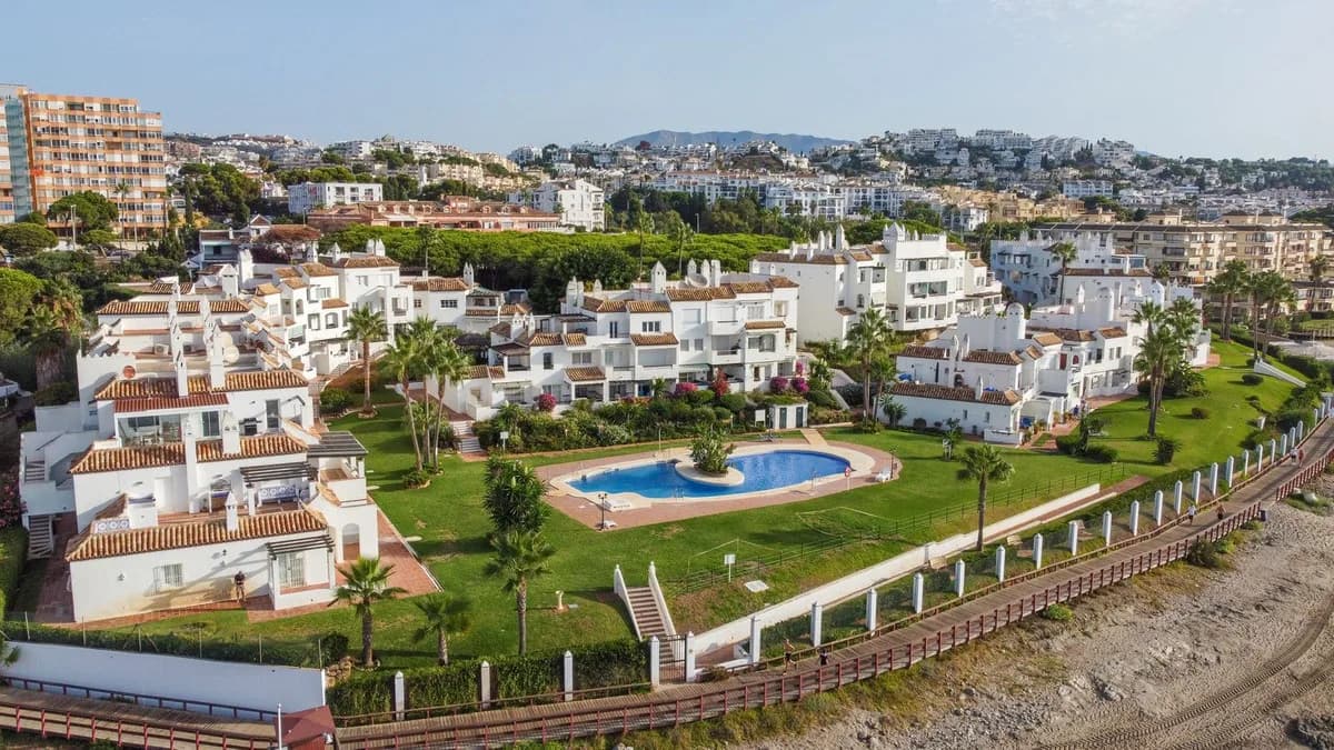 2 Bedroom Ground Floor Apartment for Sale in Calahonda, Málaga