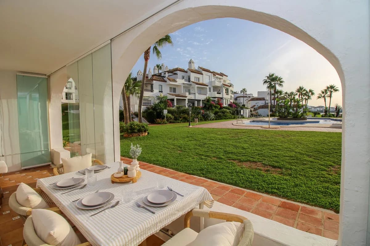 2 Bedroom Ground Floor Apartment for Sale in Calahonda, Málaga - Image 3