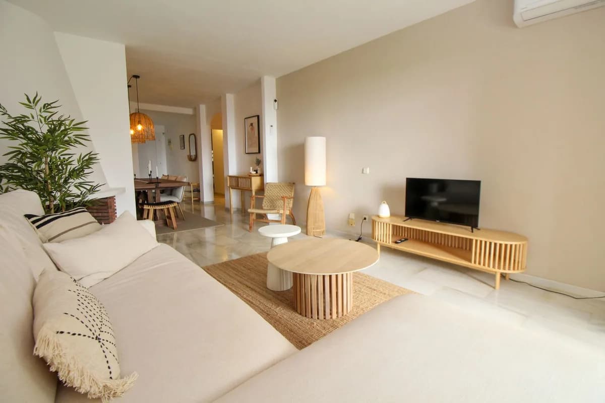 2 Bedroom Ground Floor Apartment for Sale in Calahonda, Málaga - Image 5
