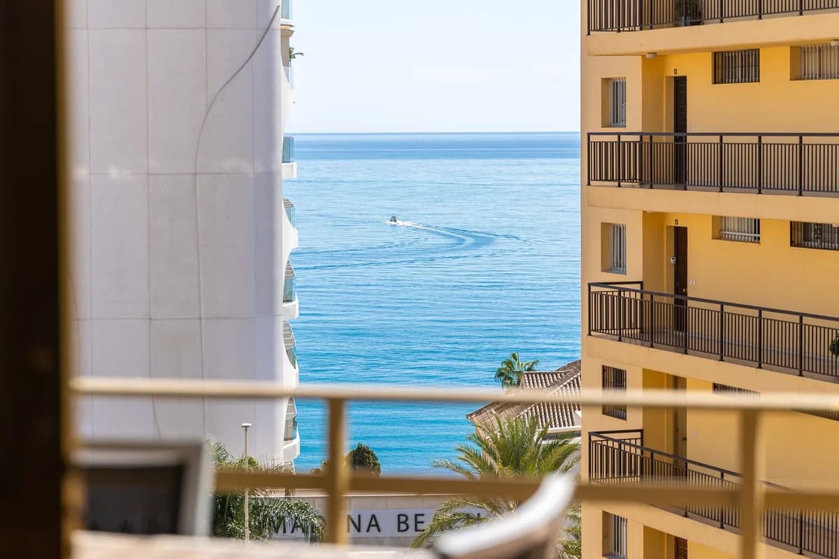 3 Bedroom Middle Floor Apartment for Sale in Benalmadena, Málaga