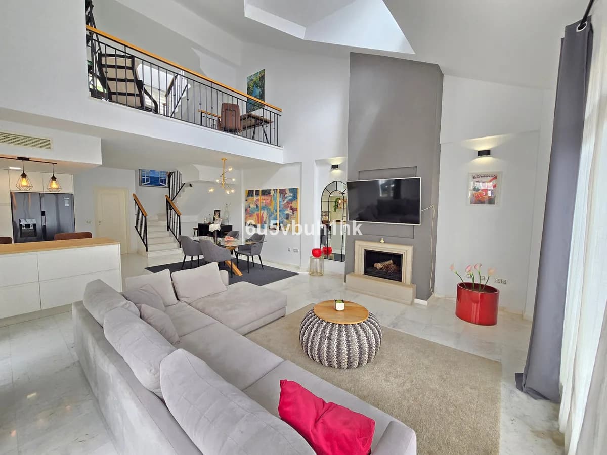 3 Bedroom Townhouse for Sale in Riviera del Sol, Málaga - Image 6