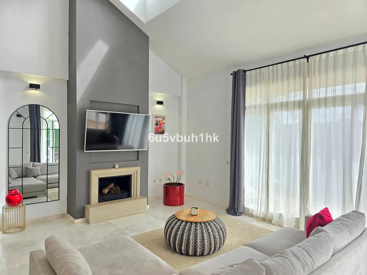 3 Bedroom Townhouse for Sale in Riviera del Sol, Málaga - Image 8