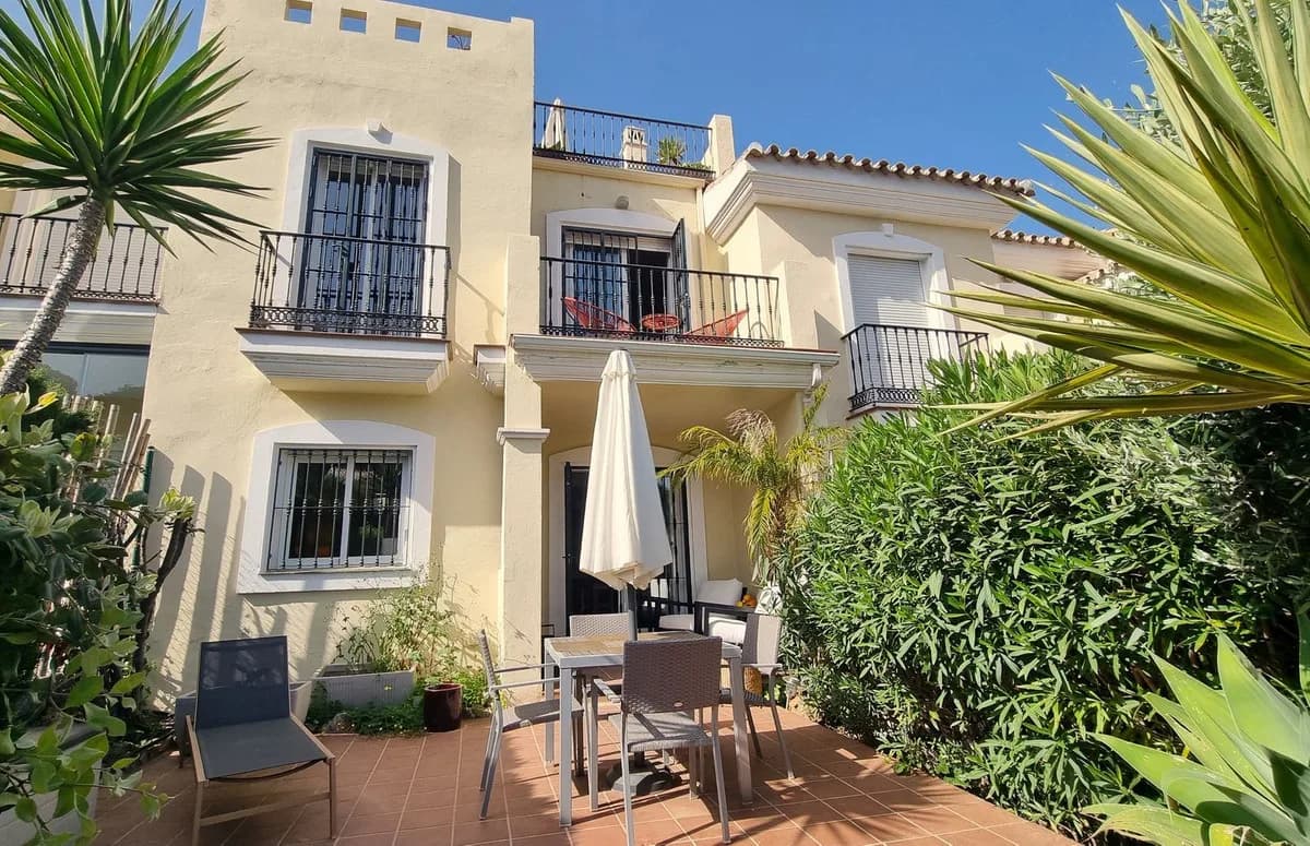 3 Bedroom Townhouse for Sale in Alhaurin Golf, Málaga - Image 5