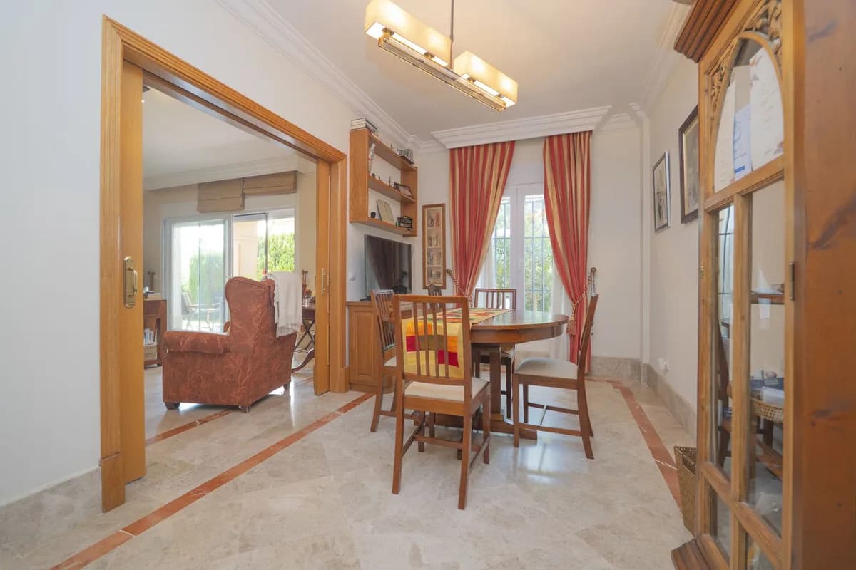 3 Bedroom Semi-Detached House for Sale in Santa Clara, Málaga - Image 7