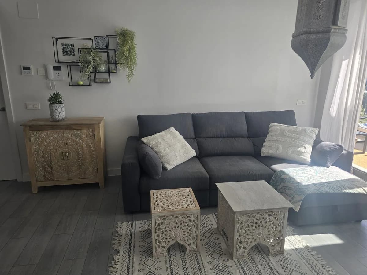 2 Bedroom Middle Floor Apartment for Sale in El Faro, Málaga - Image 5