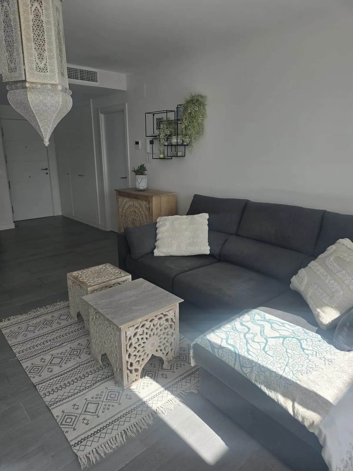 2 Bedroom Middle Floor Apartment for Sale in El Faro, Málaga - Image 6