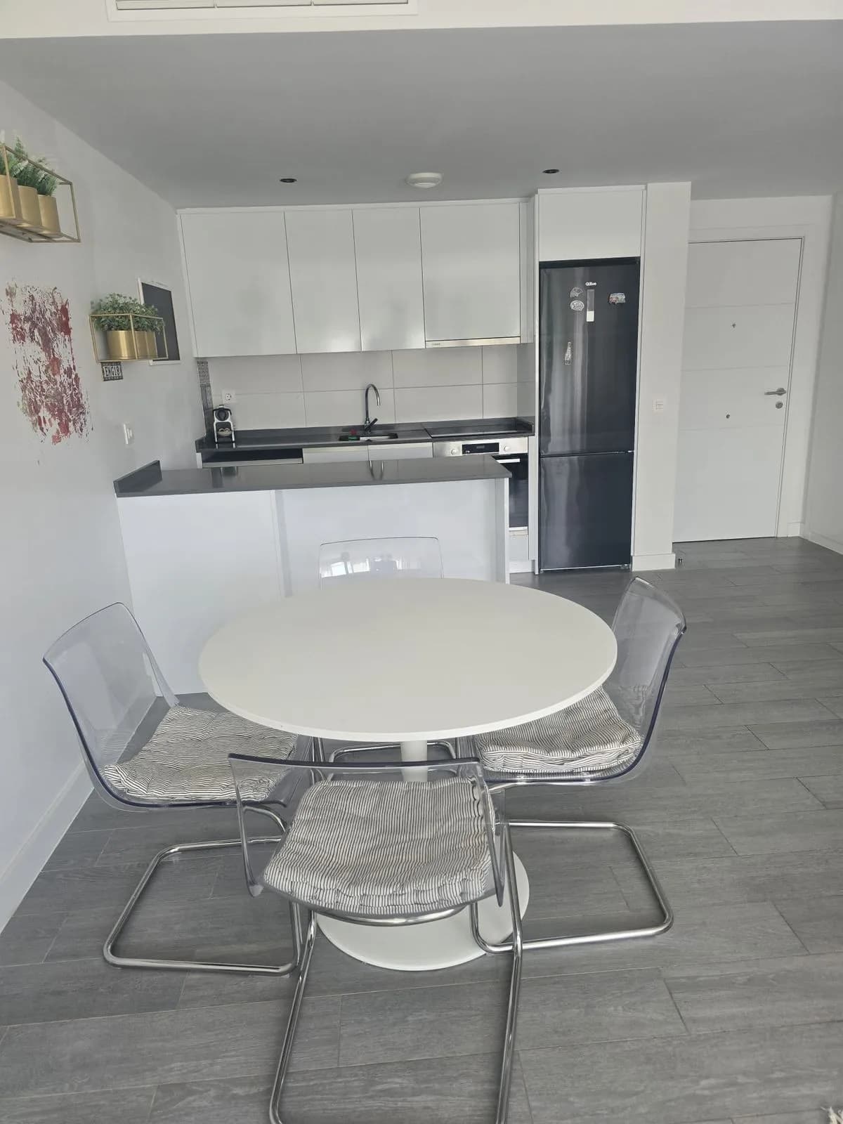 2 Bedroom Middle Floor Apartment for Sale in El Faro, Málaga - Image 8