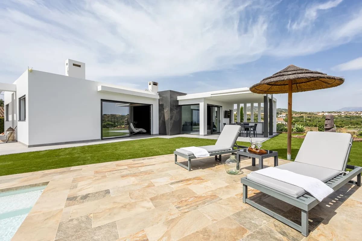 3 Bedroom Finca - Cortijo for Sale in Alhaurín el Grande, Málaga - Image 3
