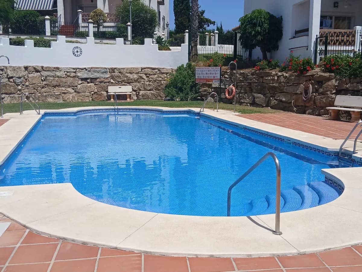 2 Bedroom Middle Floor Apartment for Sale in Mijas Golf, Málaga
