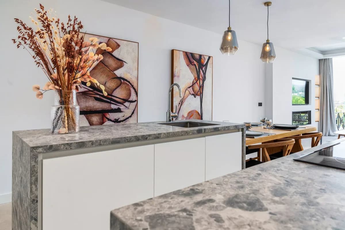 3 Bedroom Middle Floor Apartment for Sale in La Quinta, Málaga - Image 9