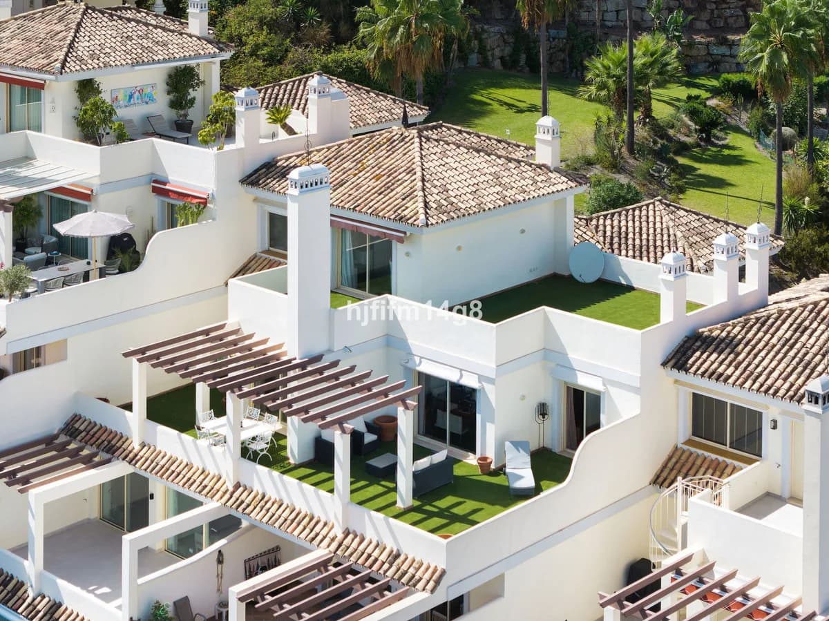 3 Bedroom Penthouse Duplex for Sale in Nueva Andalucía, Málaga - Image 2