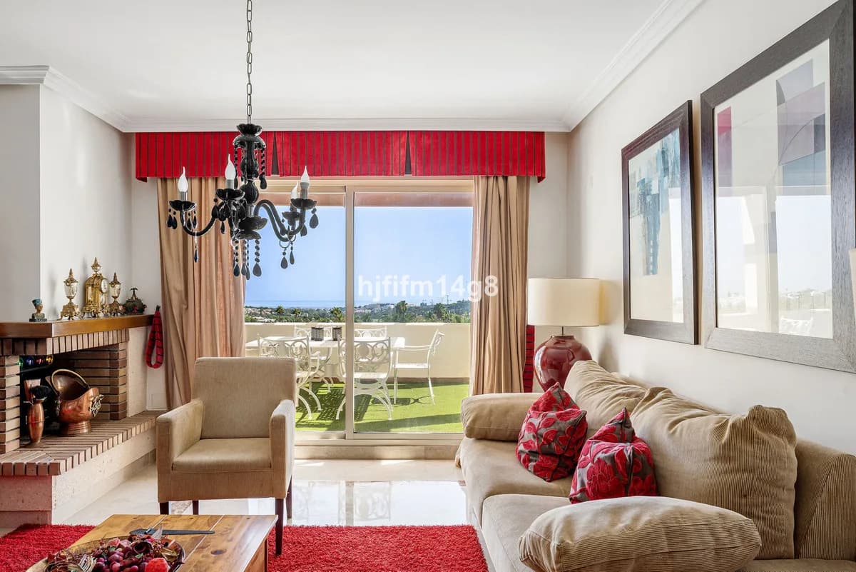3 Bedroom Penthouse Duplex for Sale in Nueva Andalucía, Málaga - Image 3