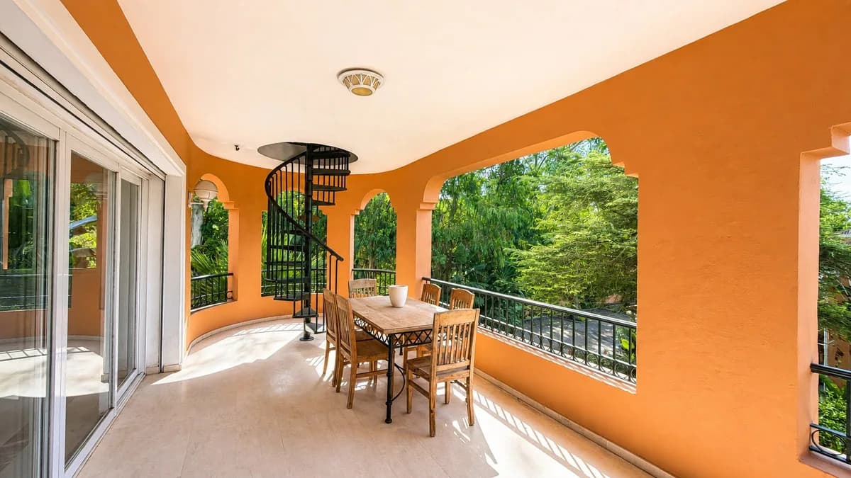 4 Bedroom Penthouse Duplex for Sale in Estepona, Málaga - Image 7
