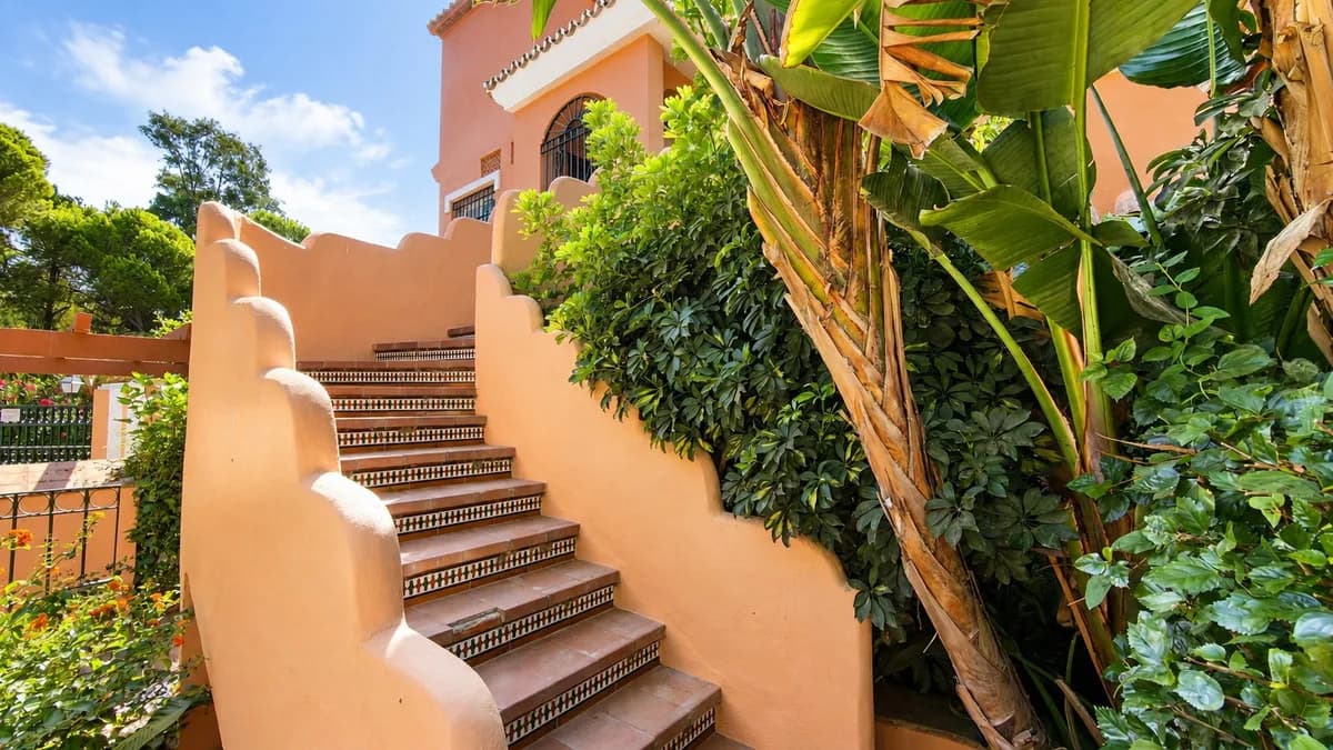 4 Bedroom Penthouse Duplex for Sale in Estepona, Málaga - Image 9