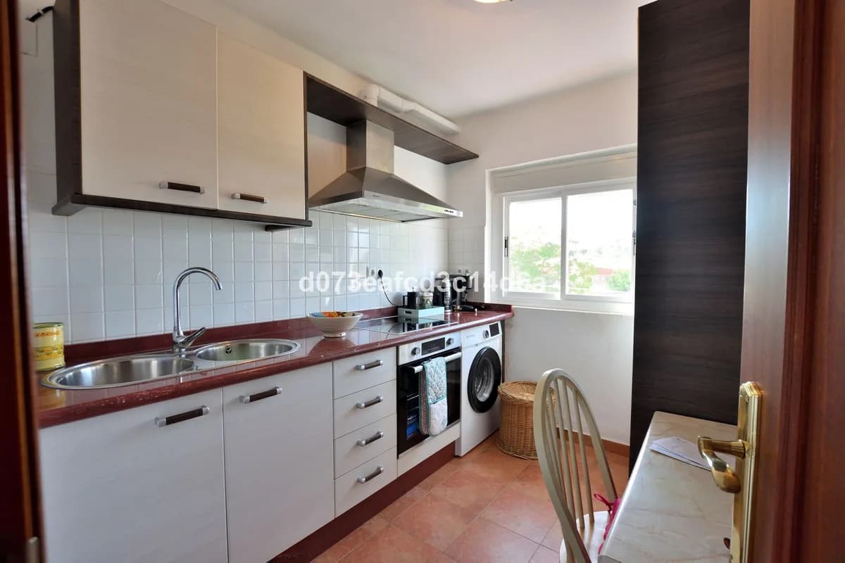 3 Bedroom Top Floor Apartment for Sale in Ronda, Málaga - Image 7