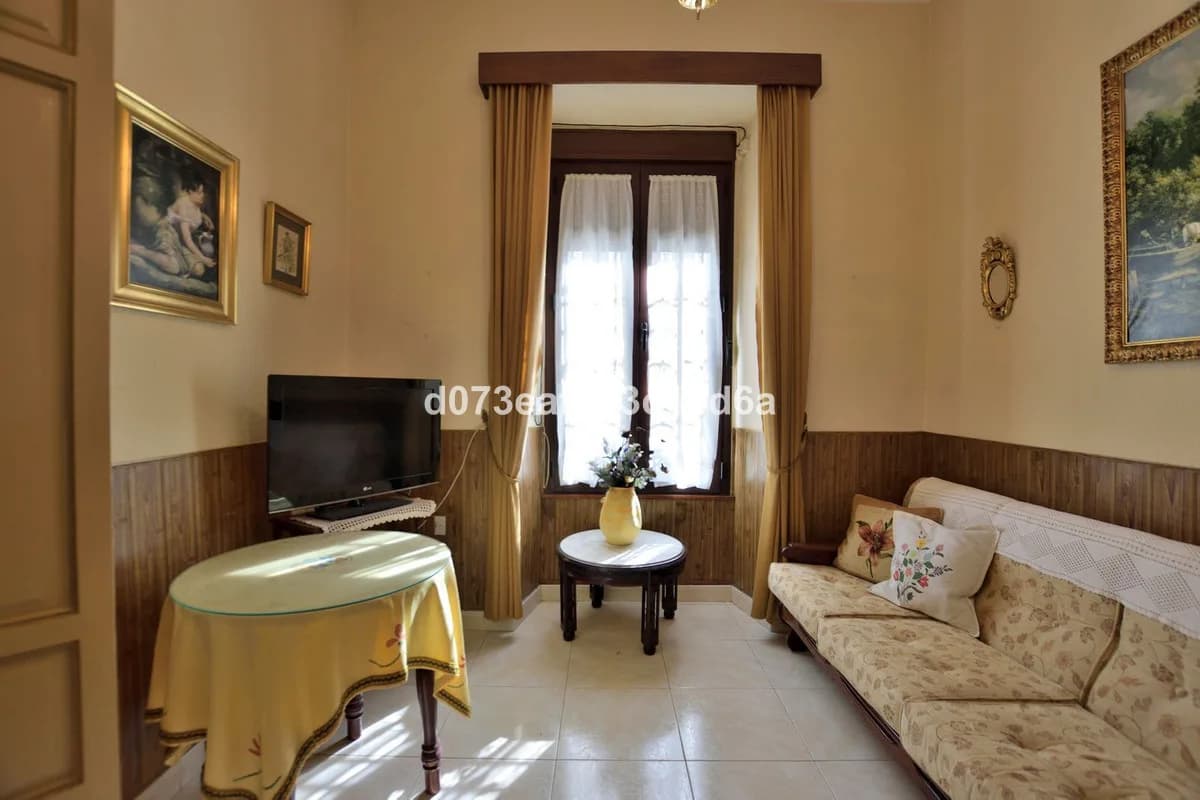 6 Bedroom Townhouse for Sale in Ronda, Málaga - Image 3