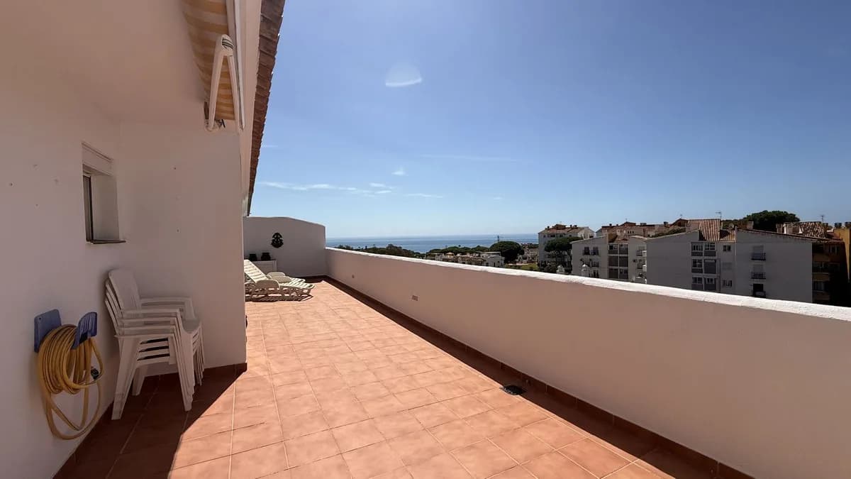 2 Bedroom Penthouse for Sale in Calahonda, Málaga - Image 5