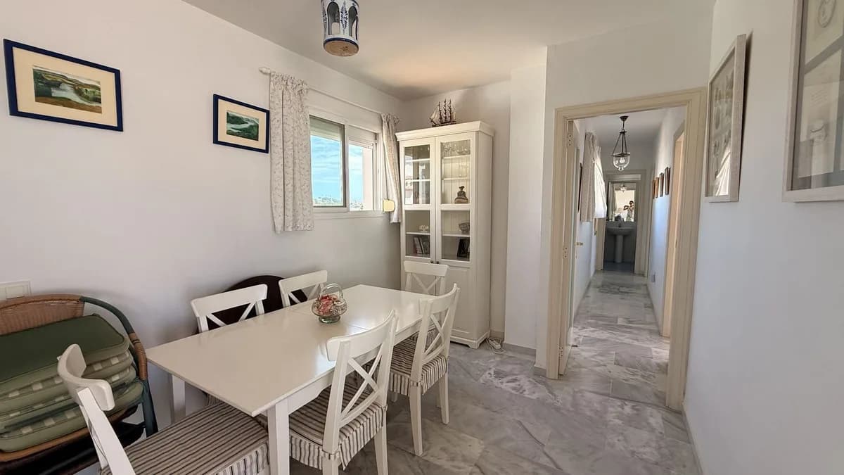 2 Bedroom Penthouse for Sale in Calahonda, Málaga - Image 9