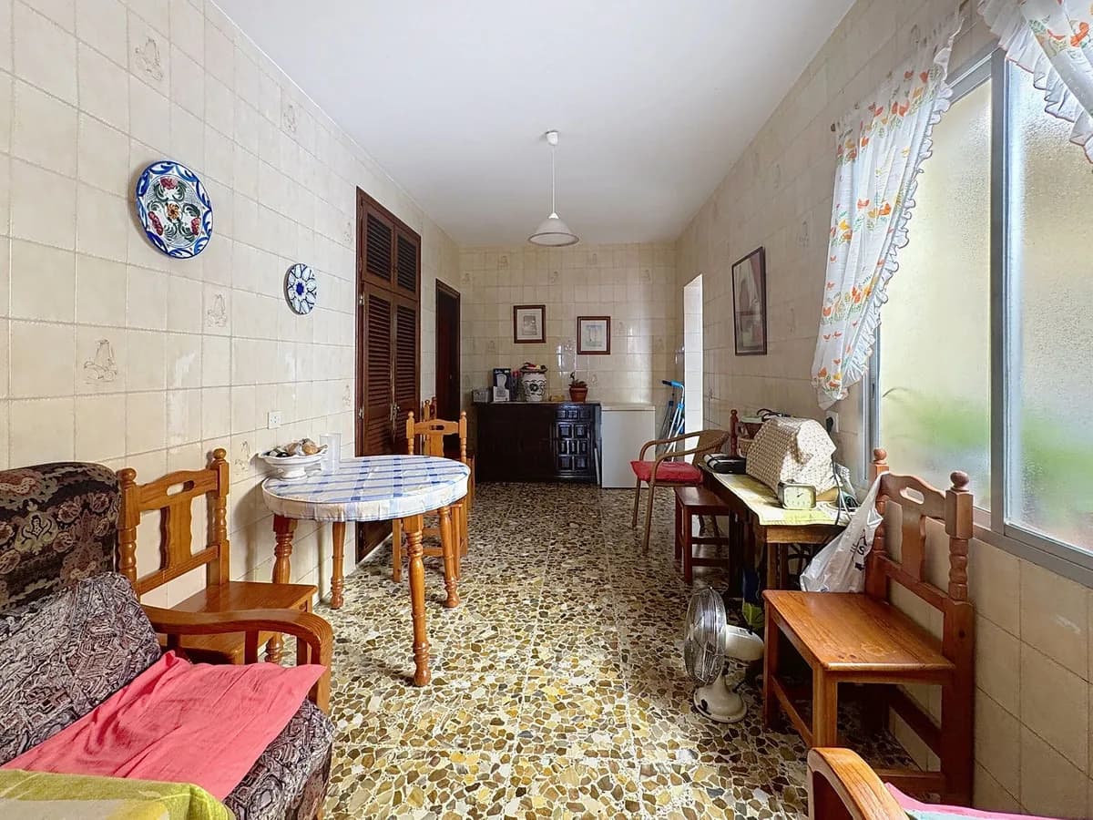 5 Bedroom Townhouse for Sale in Estepona, Málaga - Image 8