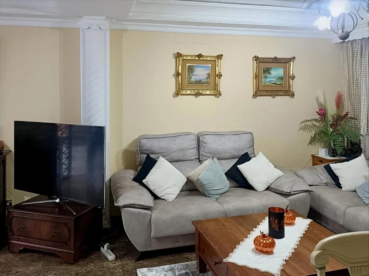 3 Bedroom Townhouse for Sale in Coín, Málaga - Image 2