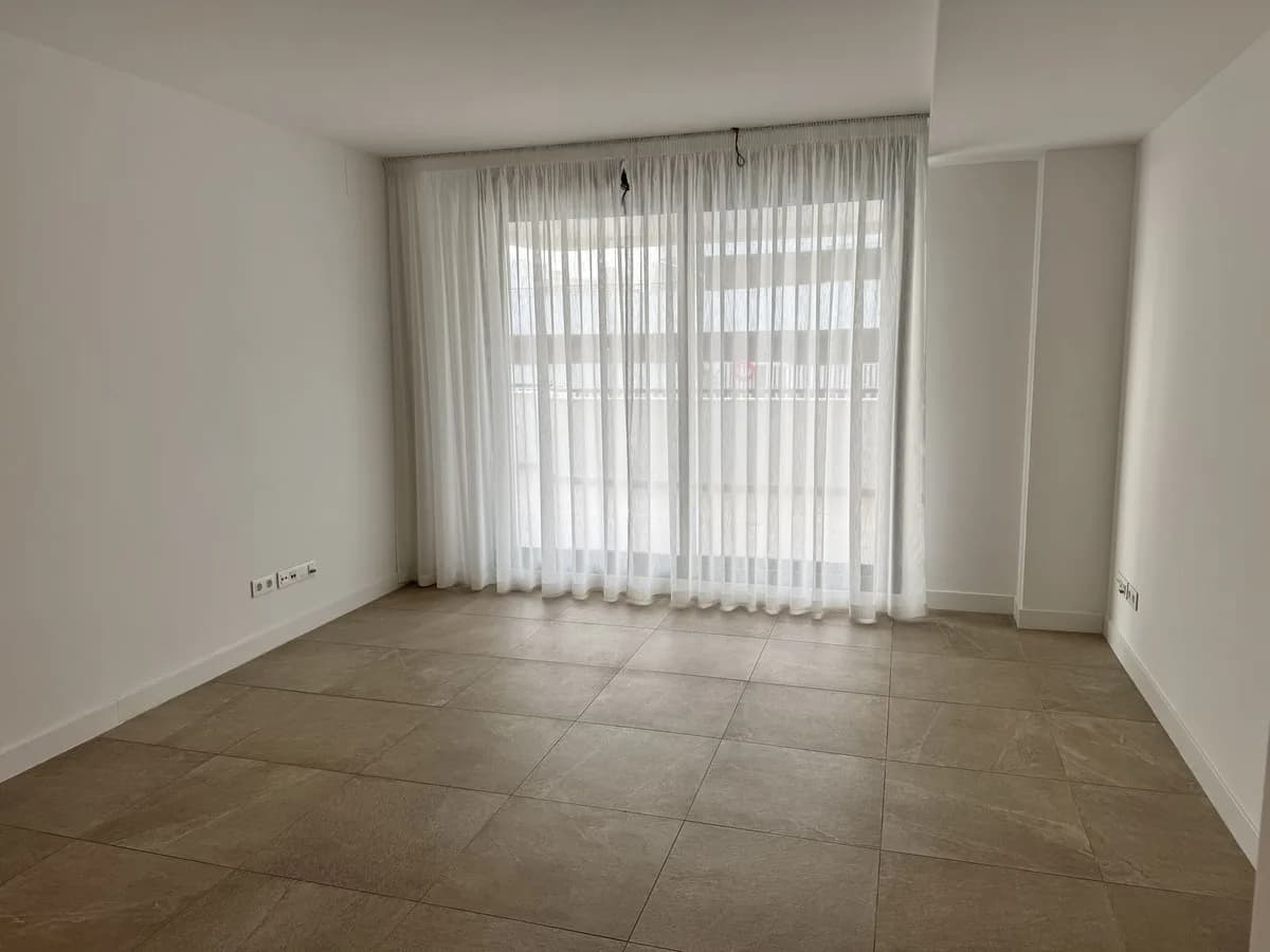 2 Bedroom Middle Floor Apartment for Sale in Estepona, Málaga - Image 7