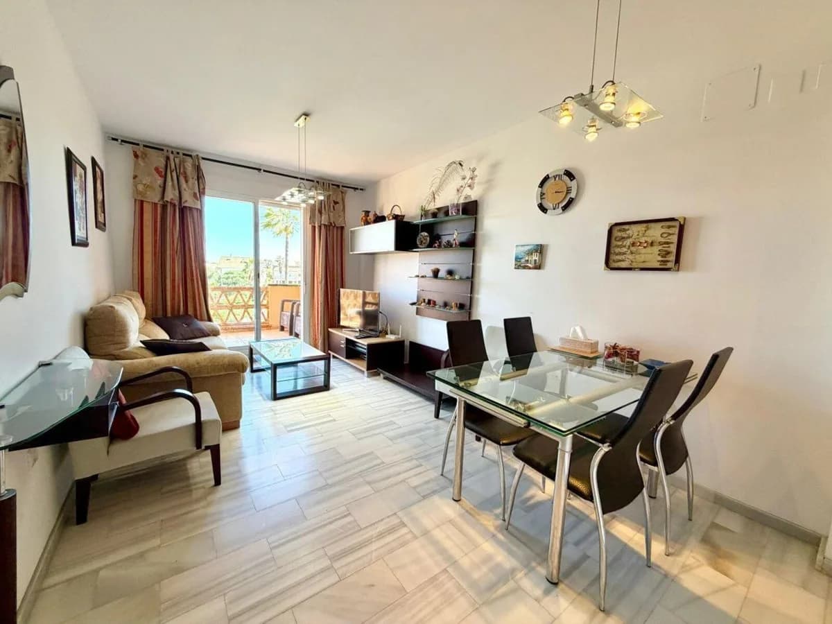 2 Bedroom Middle Floor Apartment for Sale in Mijas Costa, Málaga - Image 5