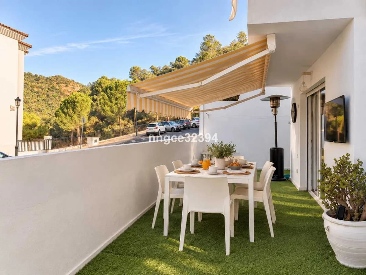 3 Bedroom Ground Floor Apartment for Sale in Benahavís, Málaga - Image 9