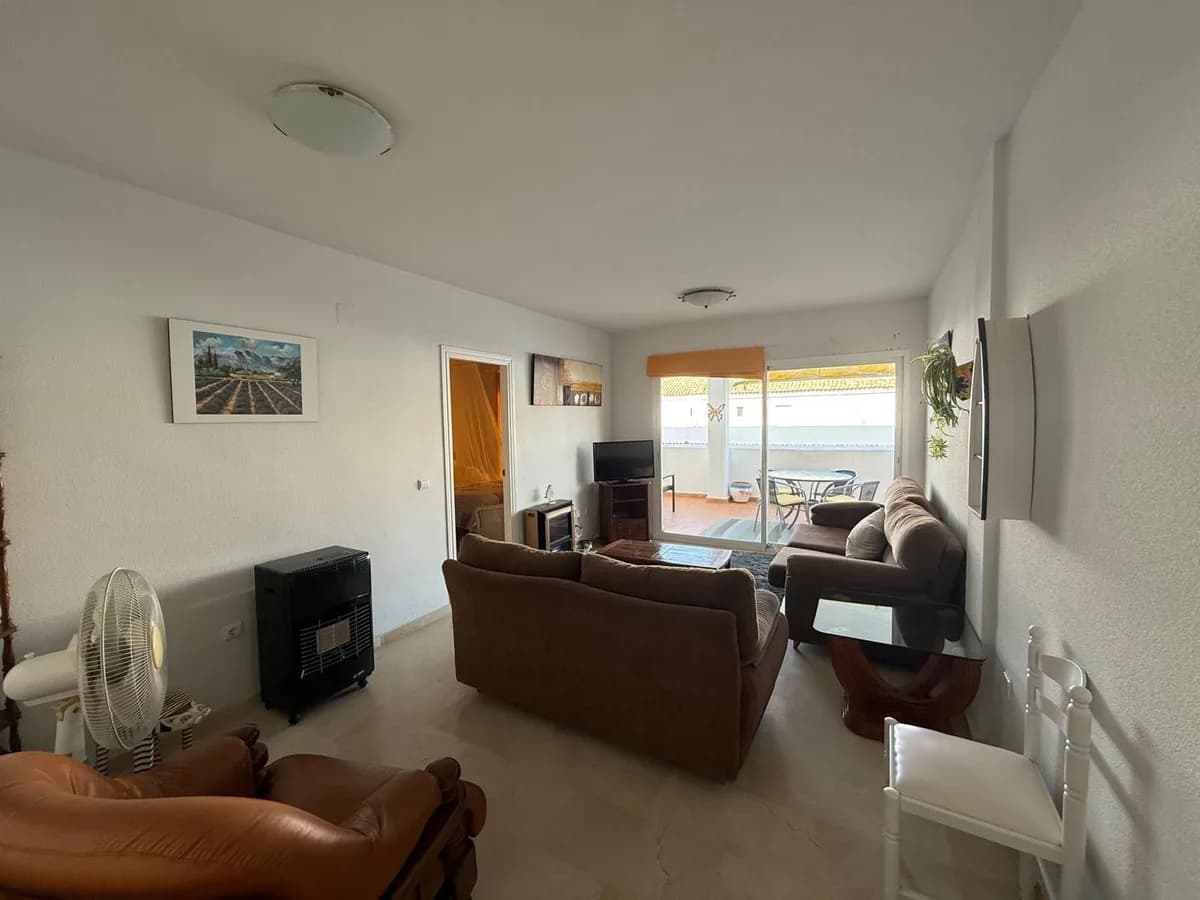 2 Bedroom Ground Floor Apartment for Sale in Calahonda, Málaga - Image 3