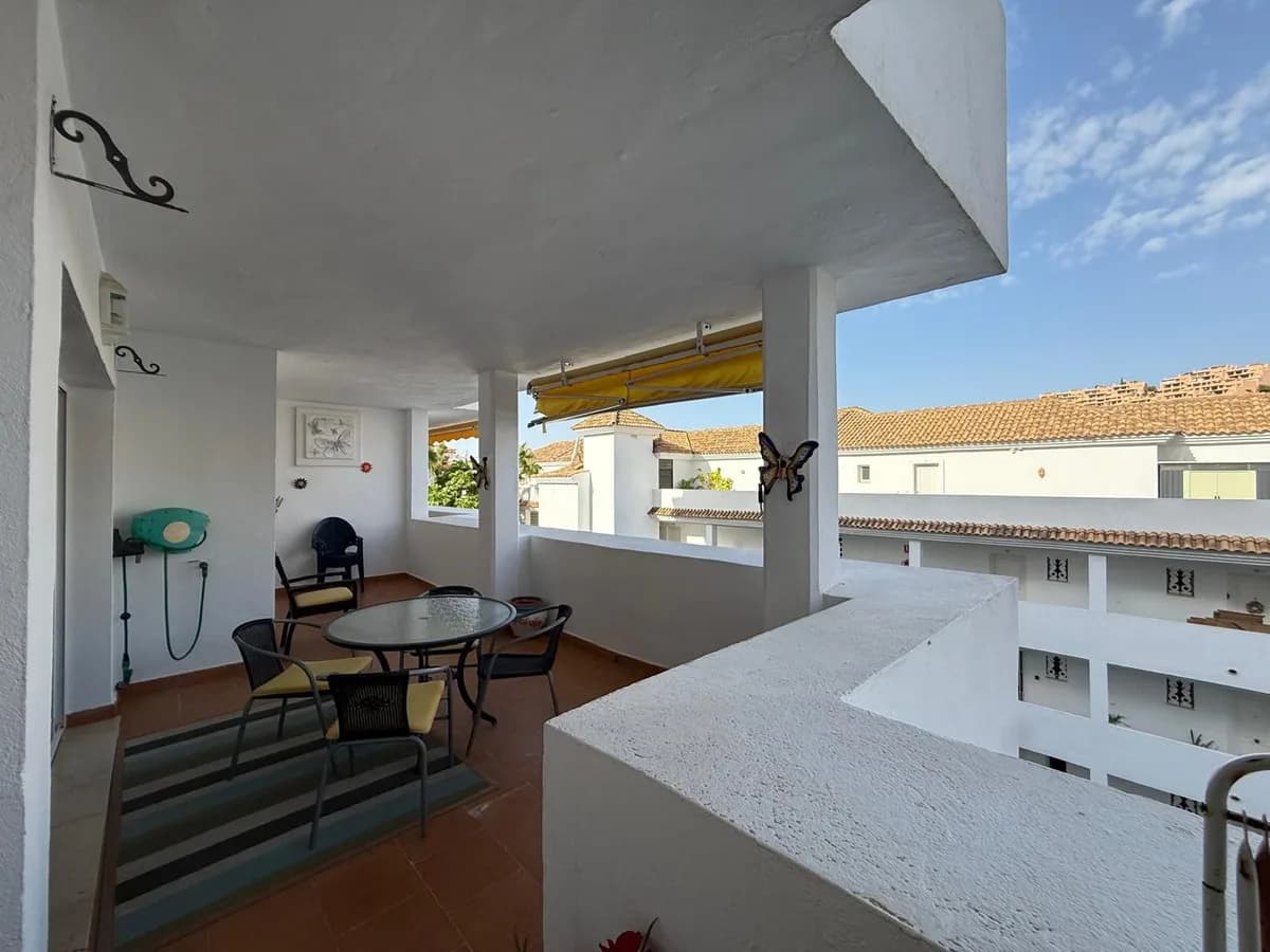 2 Bedroom Ground Floor Apartment for Sale in Calahonda, Málaga - Image 4