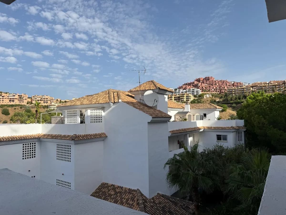 2 Bedroom Ground Floor Apartment for Sale in Calahonda, Málaga - Image 6