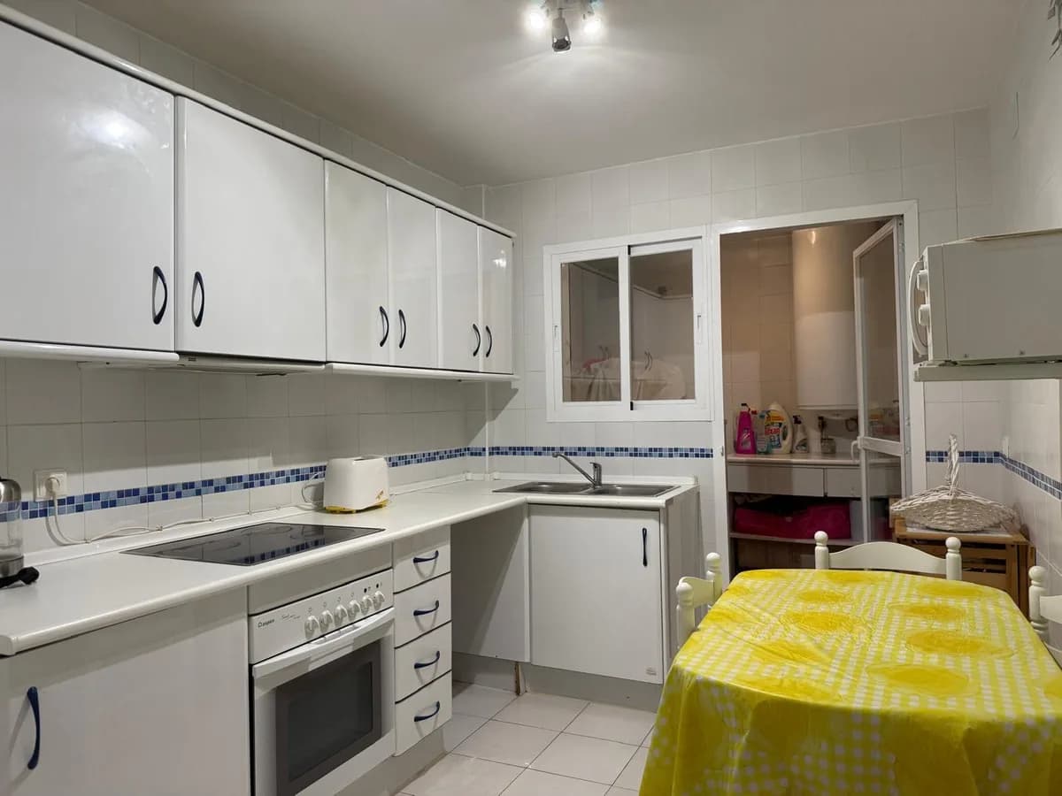 2 Bedroom Ground Floor Apartment for Sale in Calahonda, Málaga - Image 8