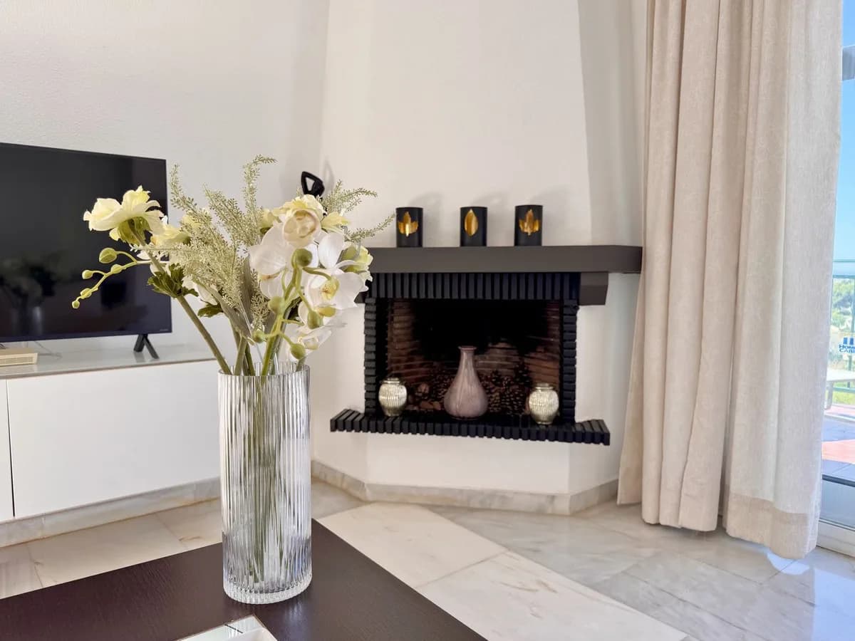 2 Bedroom Penthouse for Sale in Calahonda, Málaga - Image 9