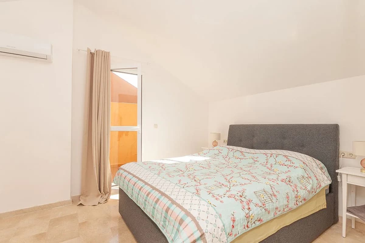2 Bedroom Penthouse for Sale in Elviria, Málaga - Image 4