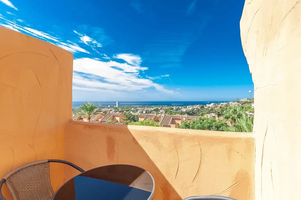2 Bedroom Penthouse for Sale in Elviria, Málaga - Image 6