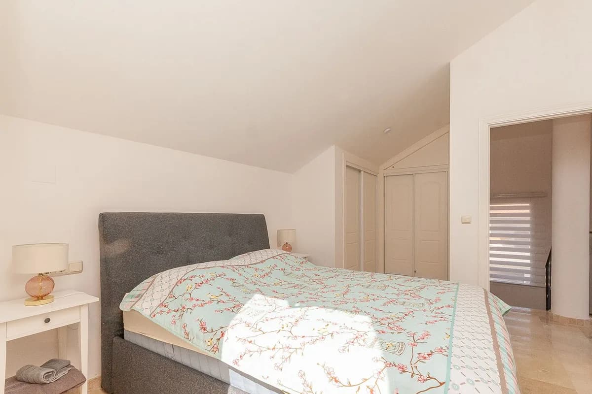 2 Bedroom Penthouse for Sale in Elviria, Málaga - Image 8