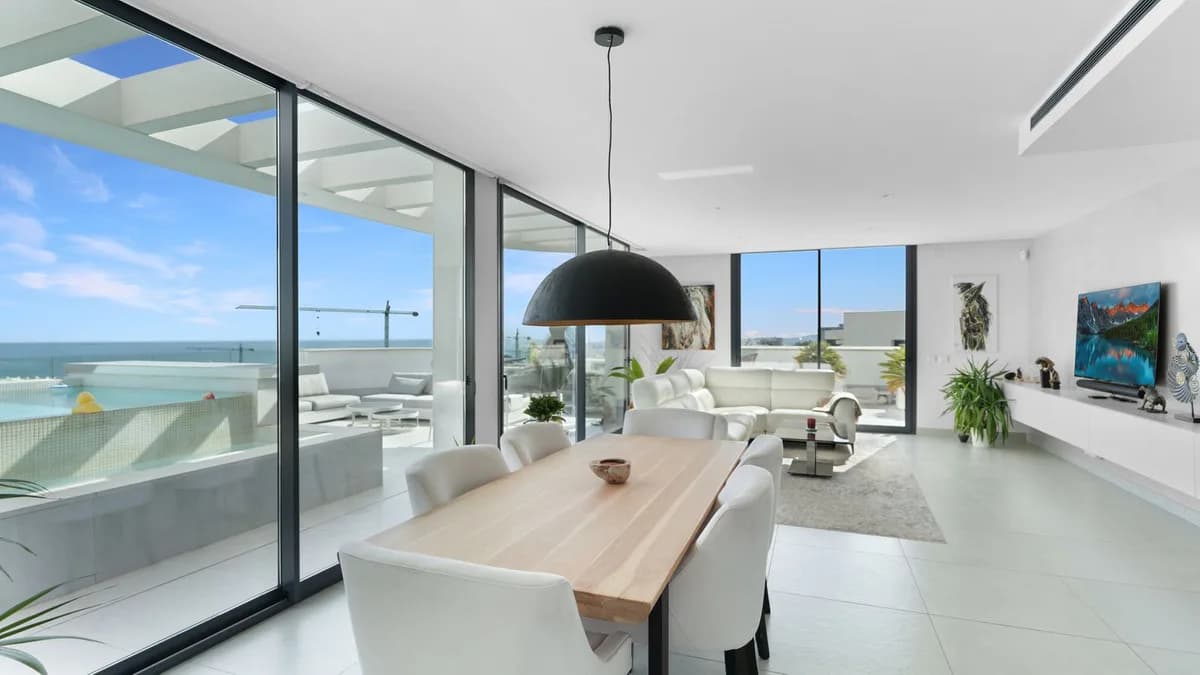 3 Bedroom Penthouse for Sale in Fuengirola, Málaga - Image 4